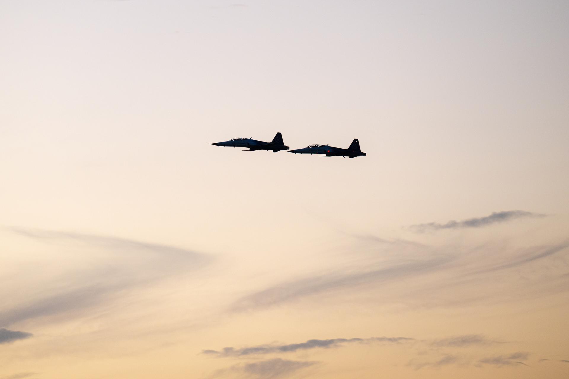 NASA Administrator Jared Isaacman participates in an employee incentive flying event using his personal F-5 aircraft with NASA employees Daniel Forrestel and Ashley Scharfenberg, Tuesday, Jan. 13, 2026, at NASA’s Kennedy Space Center in Florida. Photo Credit: (NASA/John Kraus)