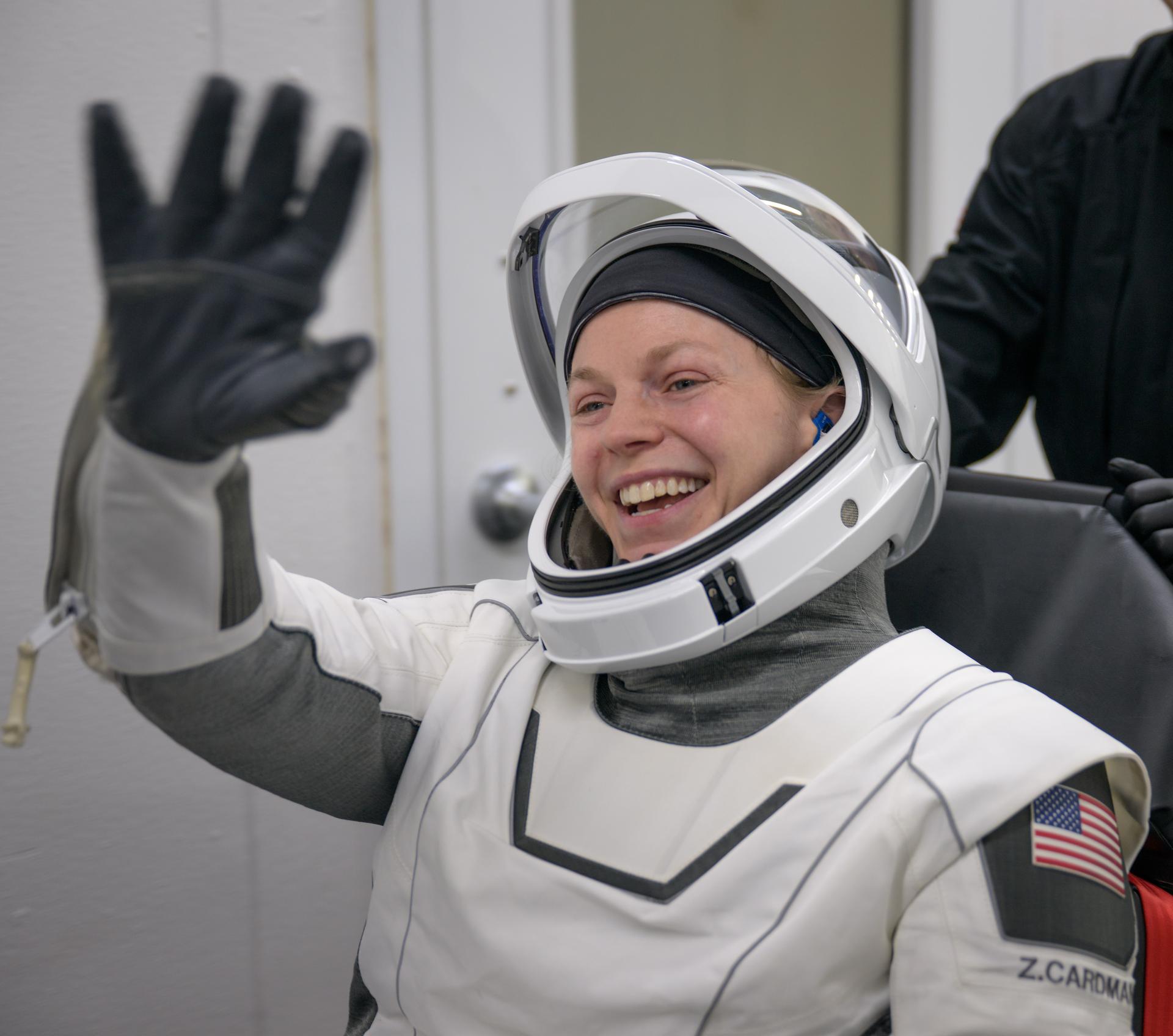 NASA astronaut Zena Cardman is helped out of the SpaceX Dragon Endeavour spacecraft onboard the SpaceX recovery ship SHANNON after she, NASA astronaut Mike Fincke, JAXA (Japan Aerospace Exploration Agency) astronaut Kimiya Yui, and Roscosmos cosmonaut Oleg Platonov landed in the Pacific Ocean off the coast of San Diego, Calif., Thursday, Jan. 15, 2026. Cardman, Fincke, Yui, Platonov are returning after 167 days in space as part of Expedition 74 aboard the International Space Station. Photo Credit: (NASA/Bill Ingalls)