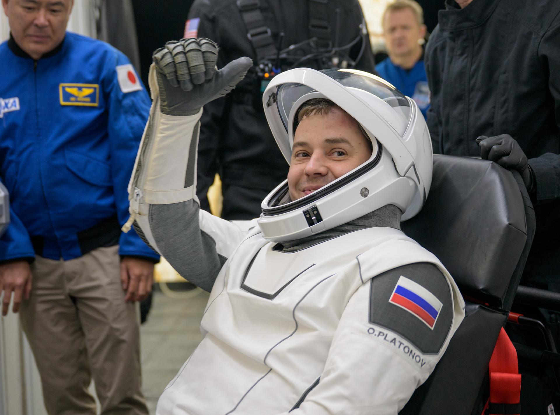 Roscosmos cosmonaut Oleg Platonov is helped out of the SpaceX Dragon Endeavour spacecraft onboard the SpaceX recovery ship SHANNON after he, NASA astronauts Mike Fincke, Zena Cardman and JAXA (Japan Aerospace Exploration Agency) astronaut Kimiya Yui landed in the Pacific Ocean off the coast of San Diego, Calif., Thursday, Jan. 15, 2026. Cardman, Fincke, Yui, Platonov are returning after 167 days in space as part of Expedition 74 aboard the International Space Station. Photo Credit: (NASA/Bill Ingalls)
