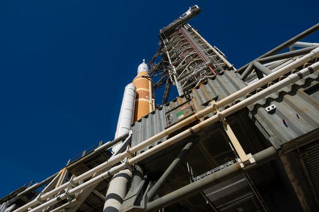 NASA’s Artemis II SLS (Space Launch System) rocket and Orion spacecraft roll ...