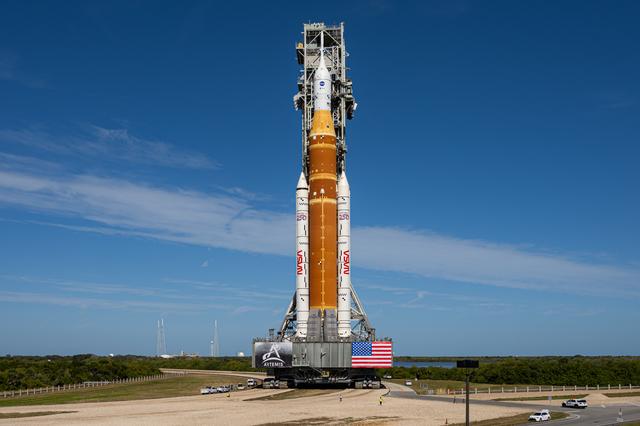 NASA’s Artemis II SLS (Space Launch System) rocket and Orion spacecraft roll ...