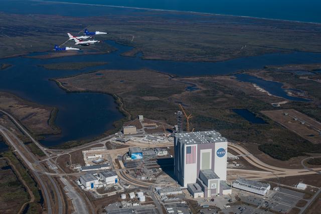 NASA image: Administrator Isaacman F-5s and USAF Thunderbirds F-16s Flight