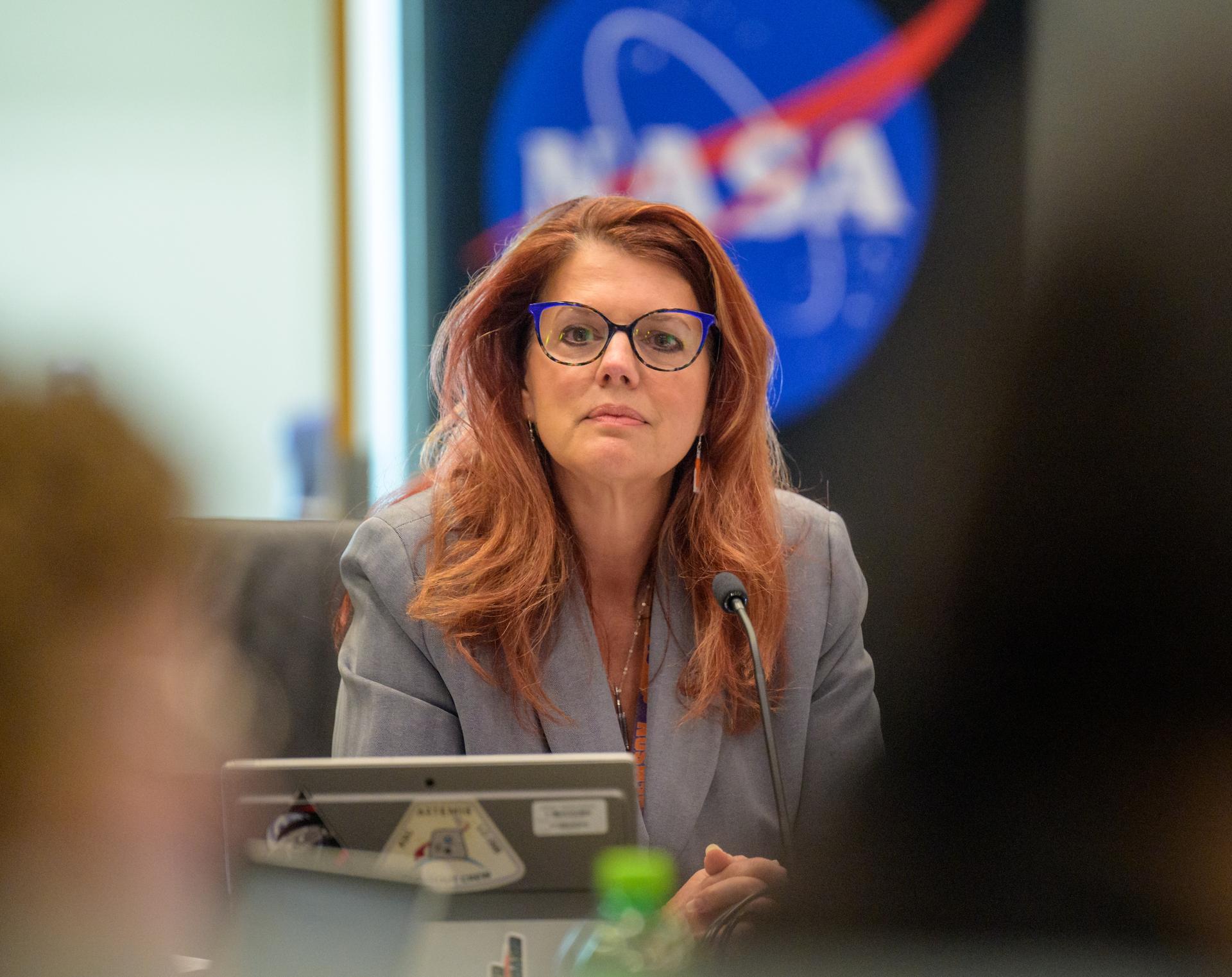 Charlie Blackwell-Thompson, Artemis II launch director, is seen as teams meet for the Artemis II launch countdown pre-test briefing, Saturday, March 28, 2026, at NASA’s Kennedy Space Center, Operations Support Building II in Florida. Photo Credit: (NASA/Bill Ingalls)