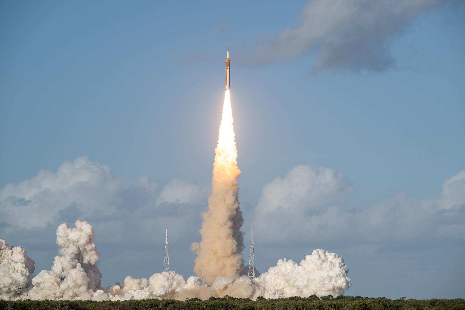 NASA’s Space Launch System rocket carrying the Orion spacecraft with NASA astronauts Reid Wiseman, commander; Victor Glover, pilot; Christina Koch, mission specialist; and CSA (Canadian Space Agency) astronaut Jeremy Hansen, mission specialist onboard launches on the Artemis II mission, Wednesday, April 1, 2026, from Launch Complex 39B at NASA’s Kennedy Space Center in Florida. NASA’s Artemis II mission will take Wiseman, Glover, Koch, and Hansen on a 10-day journey around the Moon and back aboard their Orion spacecraft. The quartet launched at 6:35 p.m. EDT, from Launch Complex 39B at the Kennedy Space Center. Photo Credit: (NASA/Keegan Barber)
