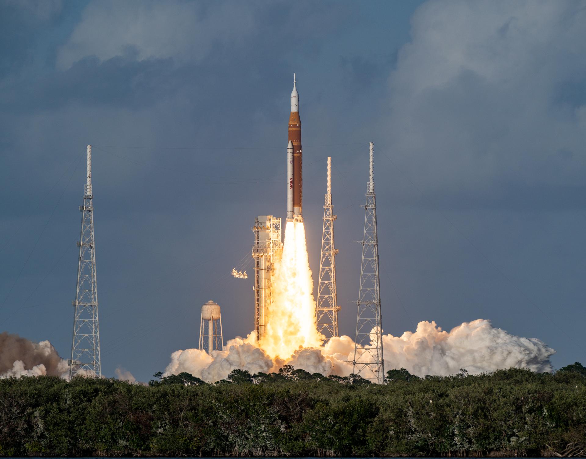 NASA’s Space Launch System rocket carrying the Orion spacecraft with NASA astronauts Reid Wiseman, commander; Victor Glover, pilot; Christina Koch, mission specialist; and CSA (Canadian Space Agency) astronaut Jeremy Hansen, mission specialist onboard launches on the Artemis II mission, Wednesday, April 1, 2026, from Launch Complex 39B at NASA’s Kennedy Space Center in Florida. NASA’s Artemis II mission will take Wiseman, Glover, Koch, and Hansen on a 10-day journey around the Moon and back aboard their Orion spacecraft. The quartet launched at 6:35 p.m. EDT, from Launch Complex 39B at the Kennedy Space Center. Photo Credit: (NASA/Keegan Barber)