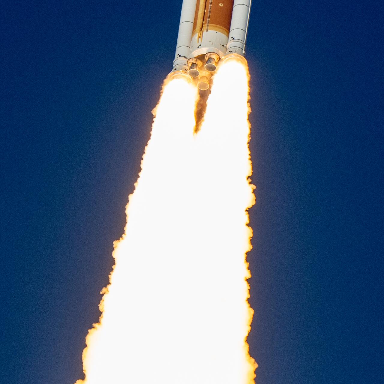NASA’s Space Launch System rocket carrying the Orion spacecraft with NASA astronauts Reid Wiseman, commander; Victor Glover, pilot; Christina Koch, mission specialist; and CSA (Canadian Space Agency) astronaut Jeremy Hansen, mission specialist onboard launches on the Artemis II mission, Wednesday, April 1, 2026, from Launch Complex 39B at NASA’s Kennedy Space Center in Florida. NASA’s Artemis II mission will take Wiseman, Glover, Koch, and Hansen on a 10-day journey around the Moon and back aboard their Orion spacecraft. The quartet launched at 6:35 p.m. EDT, from Launch Complex 39B at the Kennedy Space Center. Photo Credit: (NASA/Keegan Barber)