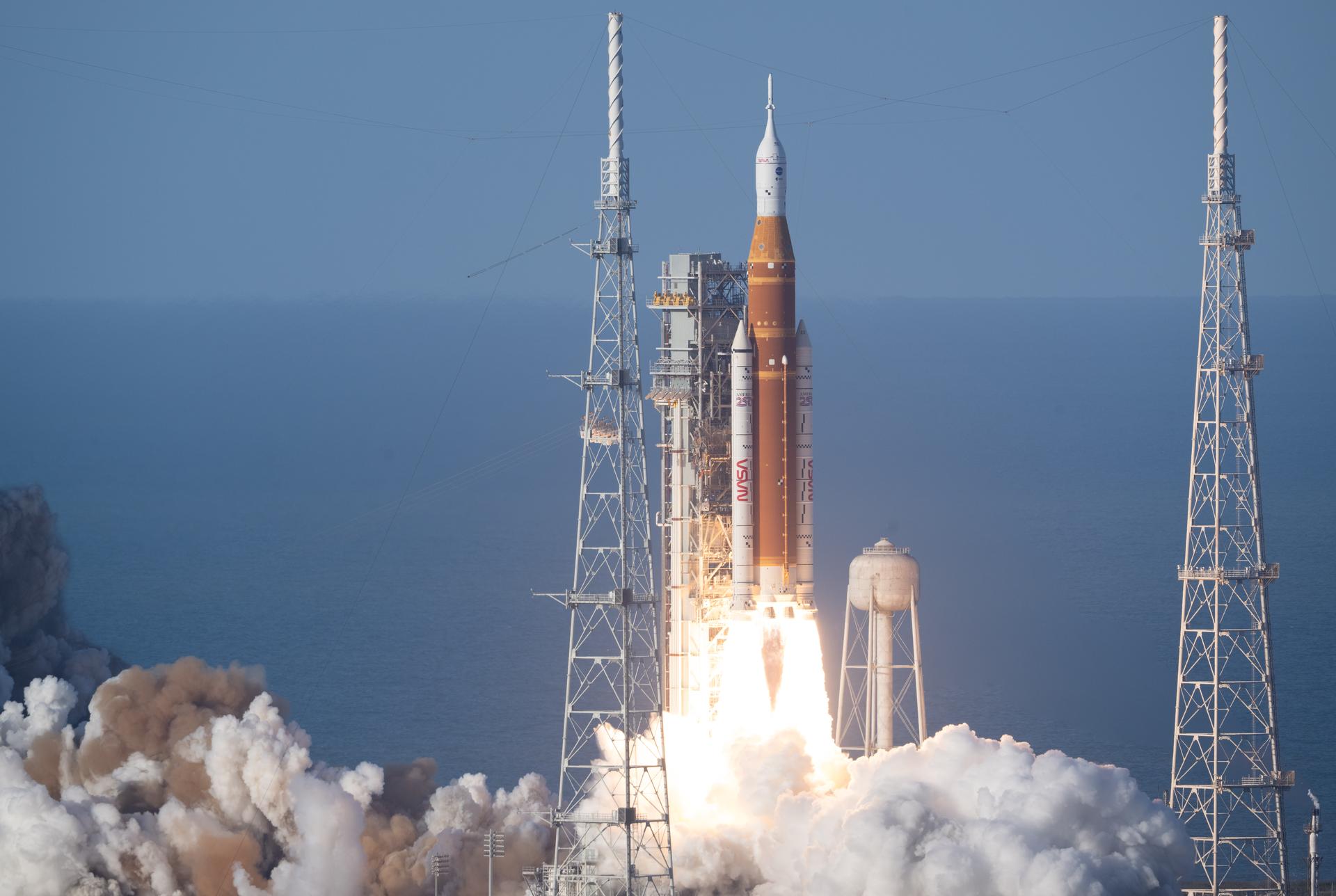 NASA’s Space Launch System rocket carrying the Orion spacecraft with NASA astronauts Reid Wiseman, commander; Victor Glover, pilot; Christina Koch, mission specialist; and CSA (Canadian Space Agency) astronaut Jeremy Hansen, mission specialist onboard launches on the Artemis II mission, Wednesday, April 1, 2026, from Launch Complex 39B at NASA’s Kennedy Space Center in Florida. NASA’s Artemis II mission will take Wiseman, Glover, Koch, and Hansen on a 10-day journey around the Moon and back aboard their Orion spacecraft. The quartet launched at 6:35 p.m. EDT, from Launch Complex 39B at the Kennedy Space Center. Photo Credit: (NASA/Joel Kowsky)