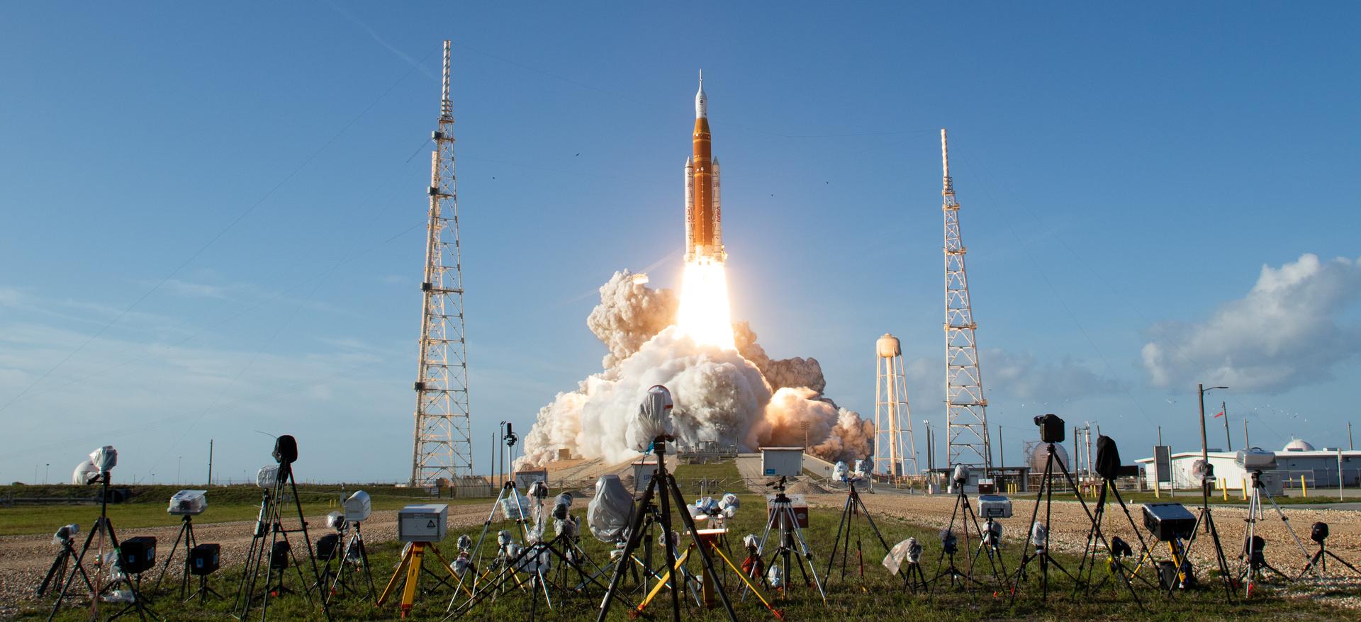 NASA’s Space Launch System rocket carrying the Orion spacecraft with NASA astronauts Reid Wiseman, commander; Victor Glover, pilot; Christina Koch, mission specialist; and CSA (Canadian Space Agency) astronaut Jeremy Hansen, mission specialist onboard launches on the Artemis II mission, Wednesday, April 1, 2026, from Launch Complex 39B at NASA’s Kennedy Space Center in Florida. NASA’s Artemis II mission will take Wiseman, Glover, Koch, and Hansen on a 10-day journey around the Moon and back aboard their Orion spacecraft. The quartet launched at 6:35 p.m. EDT, from Launch Complex 39B at the Kennedy Space Center. Photo Credit: (NASA/Aubrey Gemignani)