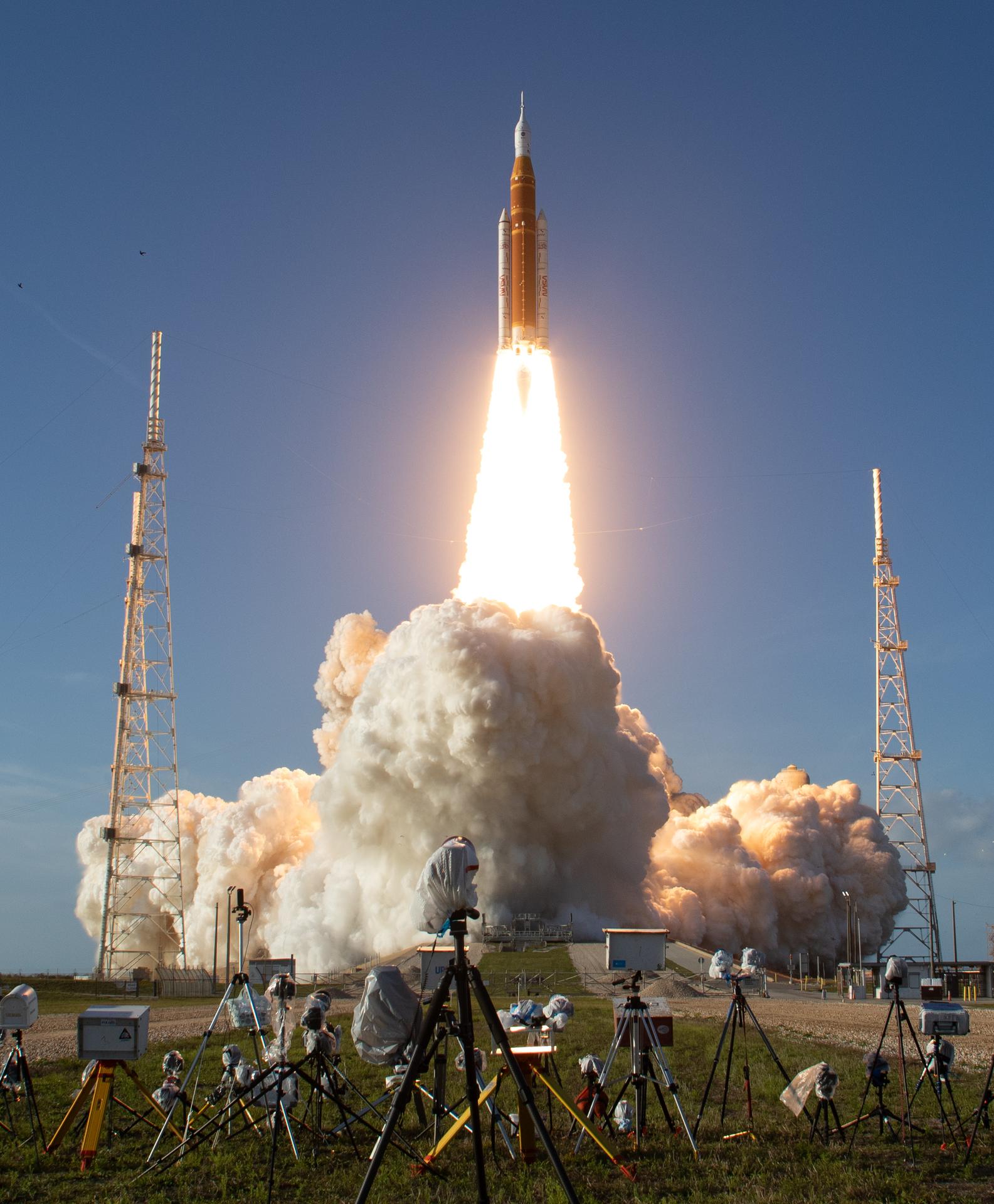 NASA’s Space Launch System rocket carrying the Orion spacecraft with NASA astronauts Reid Wiseman, commander; Victor Glover, pilot; Christina Koch, mission specialist; and CSA (Canadian Space Agency) astronaut Jeremy Hansen, mission specialist onboard launches on the Artemis II mission, Wednesday, April 1, 2026, from Launch Complex 39B at NASA’s Kennedy Space Center in Florida. NASA’s Artemis II mission will take Wiseman, Glover, Koch, and Hansen on a 10-day journey around the Moon and back aboard their Orion spacecraft. The quartet launched at 6:35 p.m. EDT, from Launch Complex 39B at the Kennedy Space Center. Photo Credit: (NASA/Aubrey Gemignani)