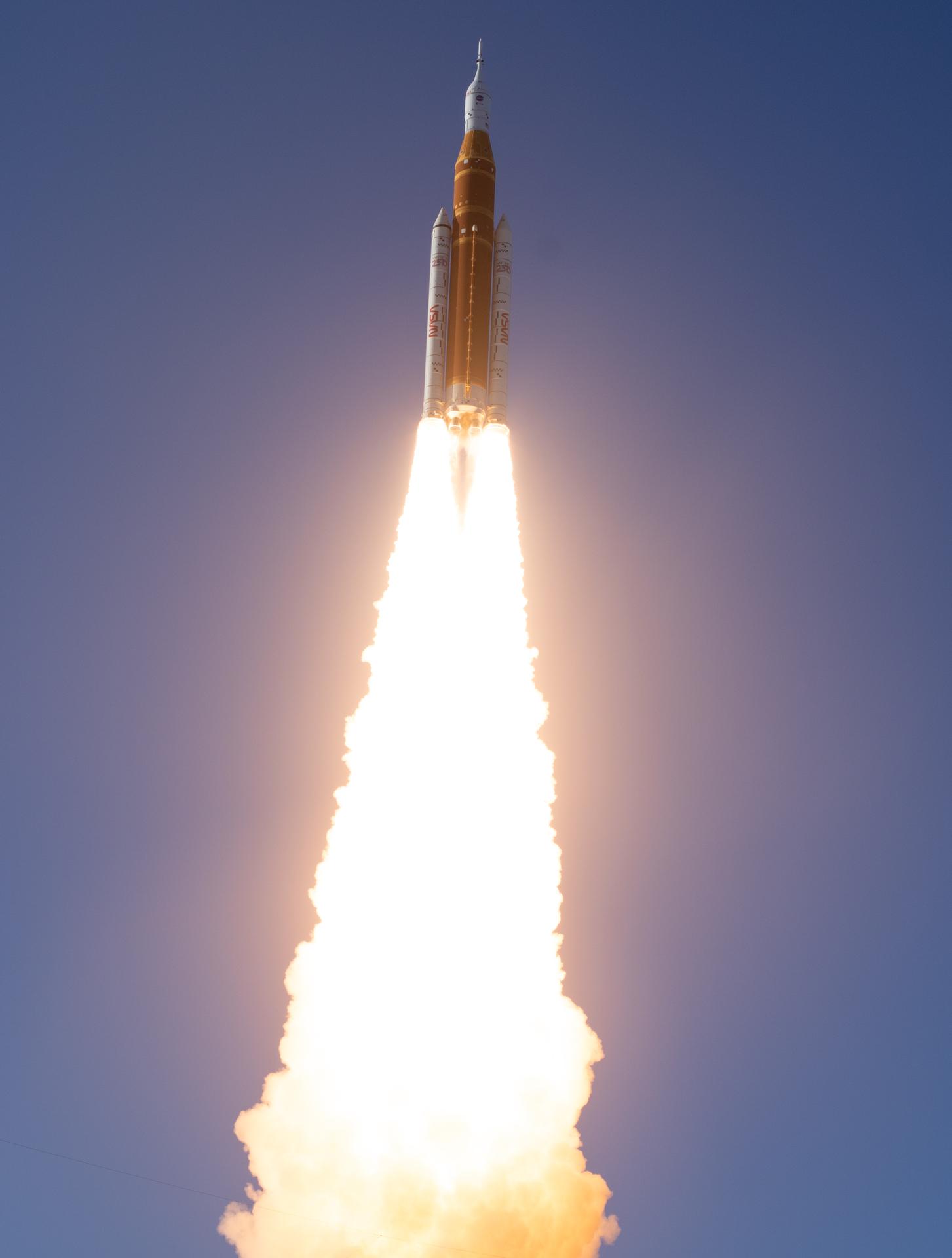 NASA’s Space Launch System rocket carrying the Orion spacecraft with NASA astronauts Reid Wiseman, commander; Victor Glover, pilot; Christina Koch, mission specialist; and CSA (Canadian Space Agency) astronaut Jeremy Hansen, mission specialist onboard launches on the Artemis II mission, Thursday, April 2, 2026, from Launch Complex 39B at NASA’s Kennedy Space Center in Florida. NASA’s Artemis II mission will take Wiseman, Glover, Koch, and Hansen on a 10-day journey around the Moon and back aboard their Orion spacecraft. The quartet launched at 6:35 p.m. EDT, from Launch Complex 39B at the Kennedy Space Center. Photo Credit: (NASA/Bill Ingalls)