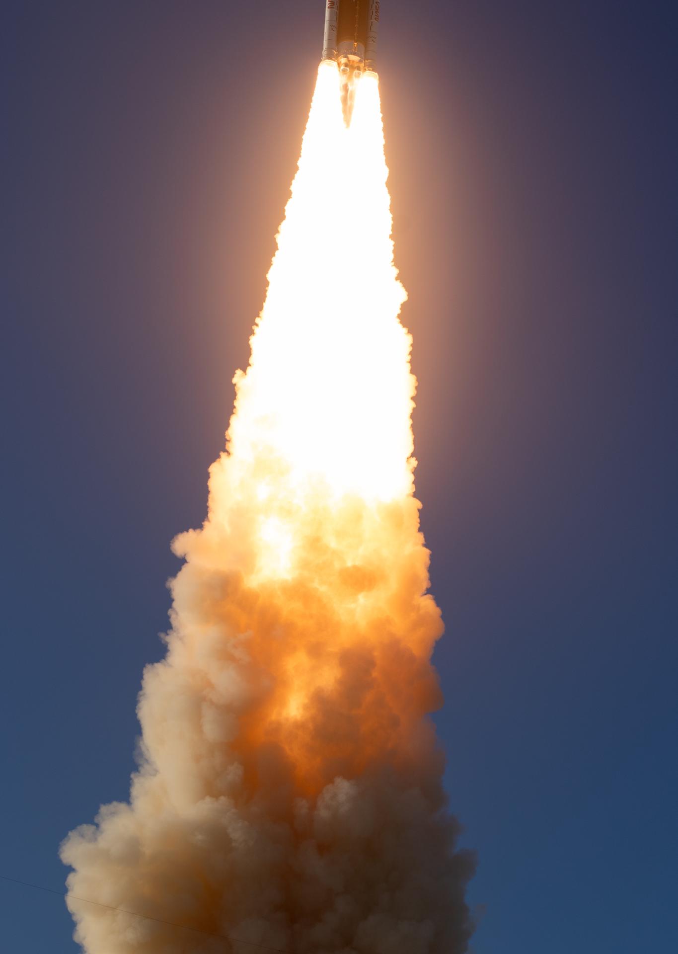 NASA’s Space Launch System rocket carrying the Orion spacecraft with NASA astronauts Reid Wiseman, commander; Victor Glover, pilot; Christina Koch, mission specialist; and CSA (Canadian Space Agency) astronaut Jeremy Hansen, mission specialist onboard launches on the Artemis II mission, Thursday, April 2, 2026, from Launch Complex 39B at NASA’s Kennedy Space Center in Florida. NASA’s Artemis II mission will take Wiseman, Glover, Koch, and Hansen on a 10-day journey around the Moon and back aboard their Orion spacecraft. The quartet launched at 6:35 p.m. EDT, from Launch Complex 39B at the Kennedy Space Center. Photo Credit: (NASA/Bill Ingalls)