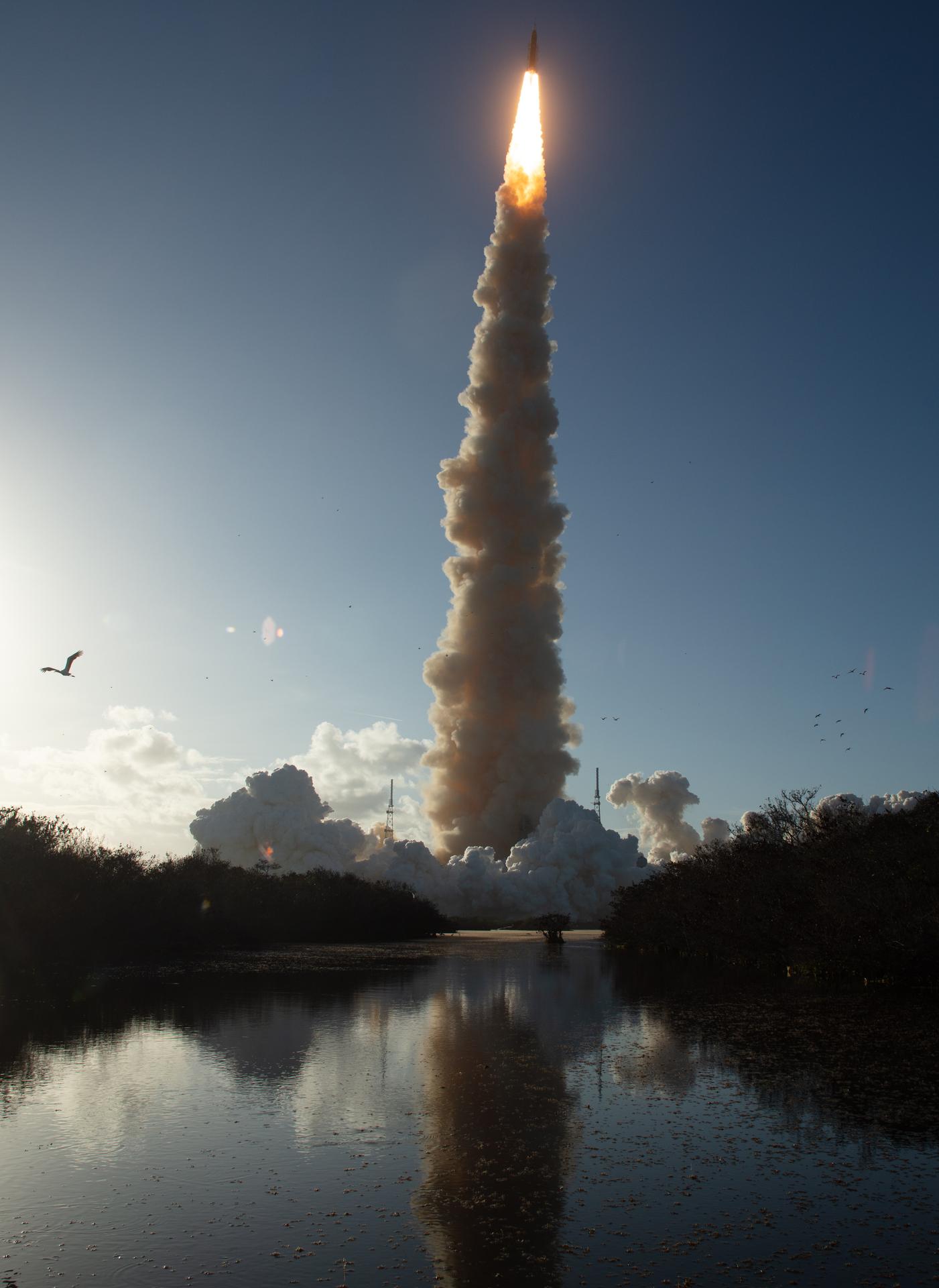 NASA’s Space Launch System rocket carrying the Orion spacecraft with NASA astronauts Reid Wiseman, commander; Victor Glover, pilot; Christina Koch, mission specialist; and CSA (Canadian Space Agency) astronaut Jeremy Hansen, mission specialist onboard launches on the Artemis II mission, Wednesday, April 1, 2026, from Launch Complex 39B at NASA’s Kennedy Space Center in Florida. NASA’s Artemis II mission will take Wiseman, Glover, Koch, and Hansen on a 10-day journey around the Moon and back aboard their Orion spacecraft. The quartet launched at 6:35 p.m. EDT, from Launch Complex 39B at the Kennedy Space Center. Photo Credit: (NASA/Joel Kowsky)