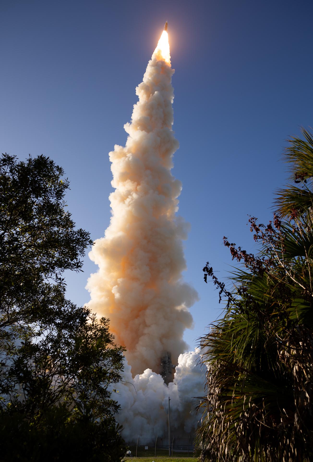 NASA’s Space Launch System rocket carrying the Orion spacecraft with NASA astronauts Reid Wiseman, commander; Victor Glover, pilot; Christina Koch, mission specialist; and CSA (Canadian Space Agency) astronaut Jeremy Hansen, mission specialist onboard launches on the Artemis II mission, Wednesday, April 1, 2026, from Launch Complex 39B at NASA’s Kennedy Space Center in Florida. NASA’s Artemis II mission will take Wiseman, Glover, Koch, and Hansen on a 10-day journey around the Moon and back aboard their Orion spacecraft. The quartet launched at 6:35 p.m. EDT, from Launch Complex 39B at the Kennedy Space Center. Photo Credit: (NASA/Aubrey Gemignani)