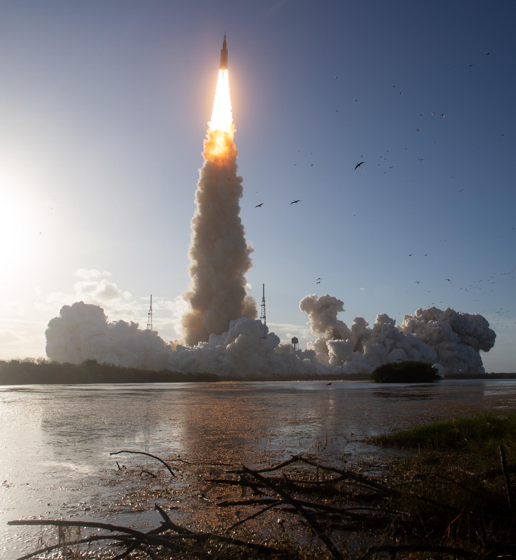 NASA’s Space Launch System rocket carrying the Orion spacecraft with NASA astronauts Reid Wiseman, commander; Victor Glover, pilot; Christina Koch, mission specialist; and CSA (Canadian Space Agency) astronaut Jeremy Hansen, mission specialist onboard launches on the Artemis II mission, Wednesday, April 1, 2026, from Launch Complex 39B at NASA’s Kennedy Space Center in Florida. NASA’s Artemis II mission will take Wiseman, Glover, Koch, and Hansen on a 10-day journey around the Moon and back aboard their Orion spacecraft. The quartet launched at 6:35 p.m. EDT, from Launch Complex 39B at the Kennedy Space Center. Photo Credit: (NASA/Bill Ingalls)