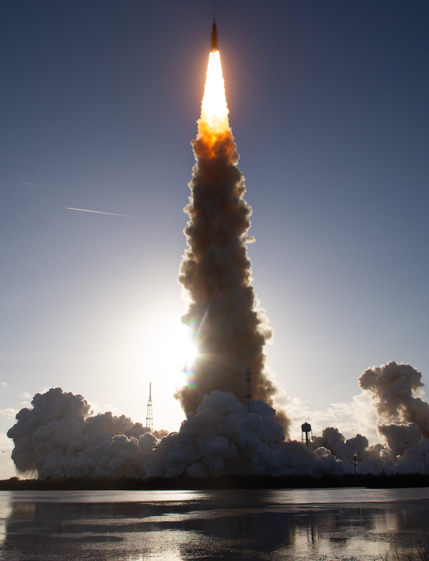 NASA’s Space Launch System rocket carrying the Orion spacecraft with NASA astronauts Reid Wiseman, commander; Victor Glover, pilot; Christina Koch, mission specialist; and CSA (Canadian Space Agency) astronaut Jeremy Hansen, mission specialist onboard launches on the Artemis II mission, Wednesday, April 1, 2026, from Launch Complex 39B at NASA’s Kennedy Space Center in Florida. NASA’s Artemis II mission will take Wiseman, Glover, Koch, and Hansen on a 10-day journey around the Moon and back aboard their Orion spacecraft. The quartet launched at 6:35 p.m. EDT, from Launch Complex 39B at the Kennedy Space Center. Photo Credit: (NASA/Joel Kowsky)