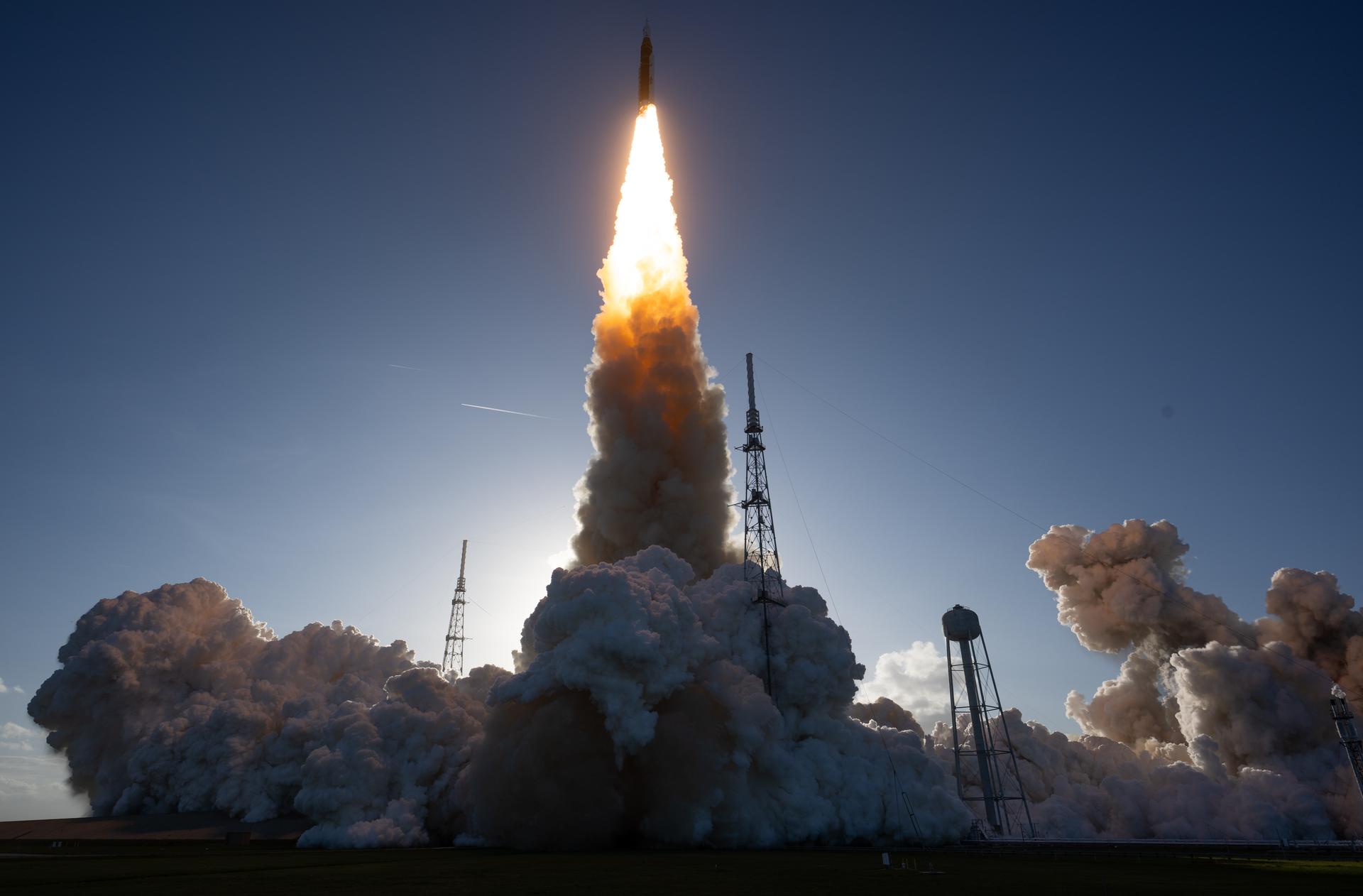 NASA’s Space Launch System rocket carrying the Orion spacecraft with NASA astronauts Reid Wiseman, commander; Victor Glover, pilot; Christina Koch, mission specialist; and CSA (Canadian Space Agency) astronaut Jeremy Hansen, mission specialist onboard launches on the Artemis II mission, Wednesday, April 1, 2026, from Launch Complex 39B at NASA’s Kennedy Space Center in Florida. NASA’s Artemis II mission will take Wiseman, Glover, Koch, and Hansen on a 10-day journey around the Moon and back aboard their Orion spacecraft. The quartet launched at 6:35 p.m. EDT, from Launch Complex 39B at the Kennedy Space Center. Photo Credit: (NASA/Bill Ingalls)