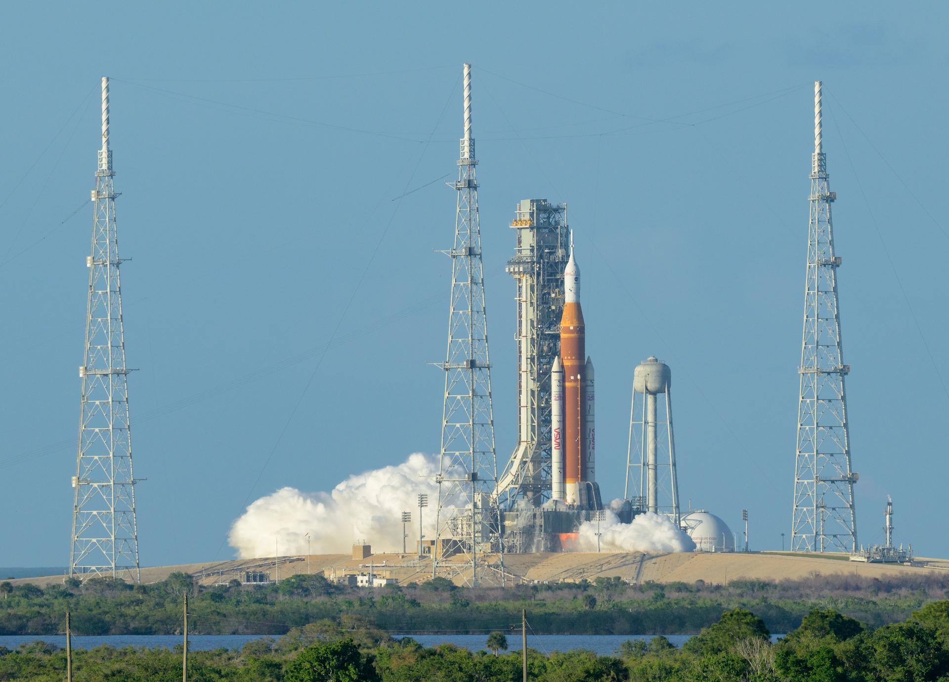 NASA’s Space Launch System rocket launches carrying the Orion spacecraft with NASA astronauts Reid Wiseman, commander; Victor Glover, pilot; Christina Koch, mission specialist; and CSA (Canadian Space Agency) astronaut Jeremy Hansen, mission specialist on NASA’s Artemis II mission, Wednesday, April 1, 2026, from Operations and Support Building II at NASA’s Kennedy Space Center in Florida. NASA’s Artemis II mission will take Wiseman, Glover, Koch, and Hansen on a 10-day journey around the Moon and back aboard SLS rocket and Orion spacecraft launched at 6:35pm EDT from Launch Complex 39B. Photo Credit: (NASA/Bill Ingalls)