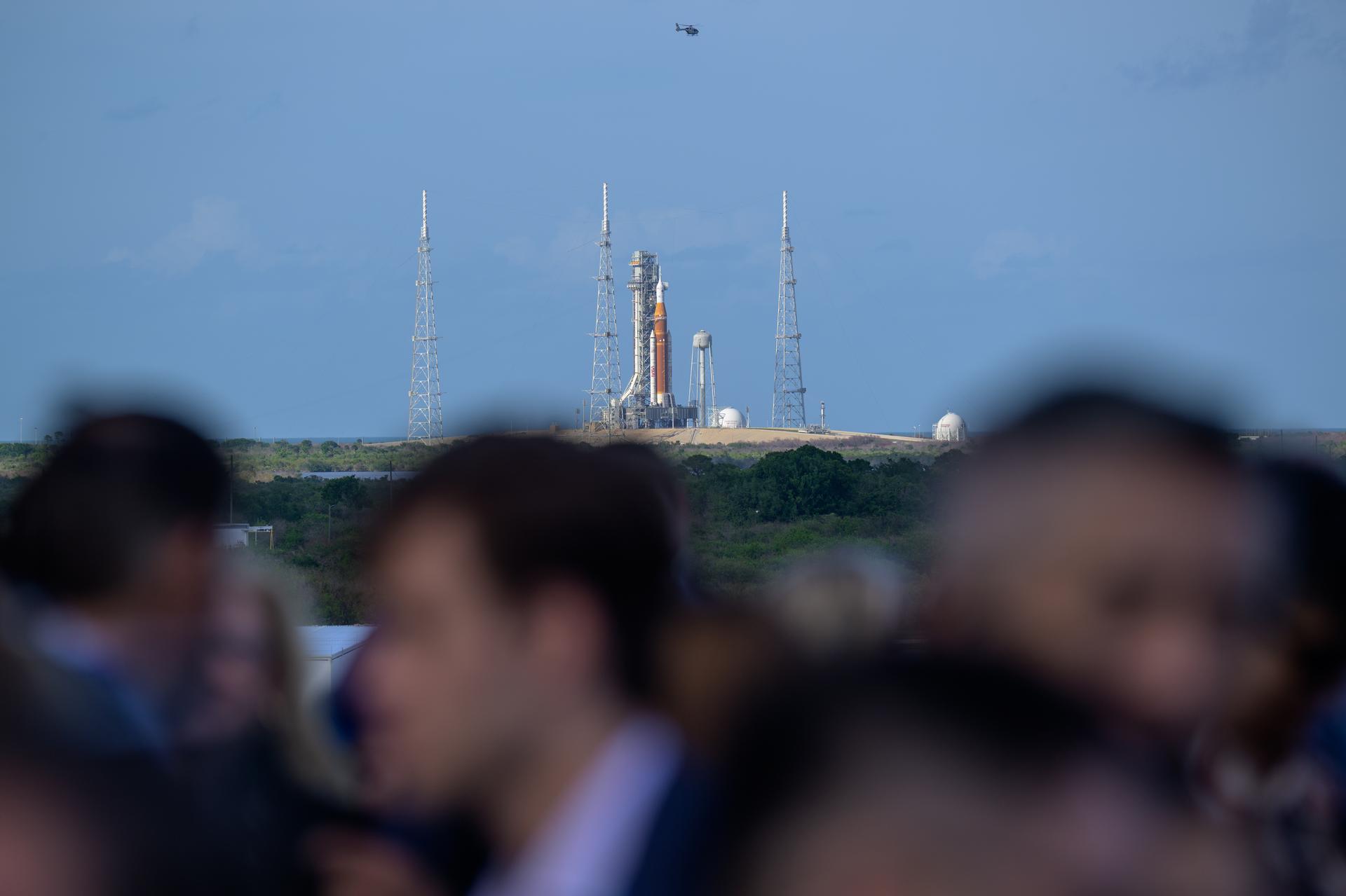 NASA’s Space Launch System (SLS) rocket with the Orion spacecraft aboard is seen atop the mobile launcher at Launch Complex 39B, Wednesday, April 1, 2026, as the launch countdown progresses at NASA’s Kennedy Space Center in Florida. NASA’s Artemis II mission will take NASA astronauts Reid Wiseman, commander; Victor Glover, pilot; Christina Koch, mission specialist; and CSA (Canadian Space Agency) astronaut Jeremy Hansen, mission specialist on a 10-day journey around the Moon and back aboard SLS rocket and Orion spacecraft from Launch Complex 39B, with a two hour launch window opening at 6:24pm EDT.  Photo Credit: (NASA/Bill Ingalls)