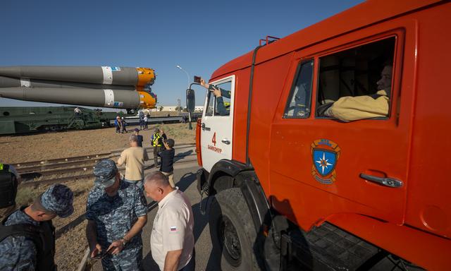 Expedition 75 Soyuz Rollout