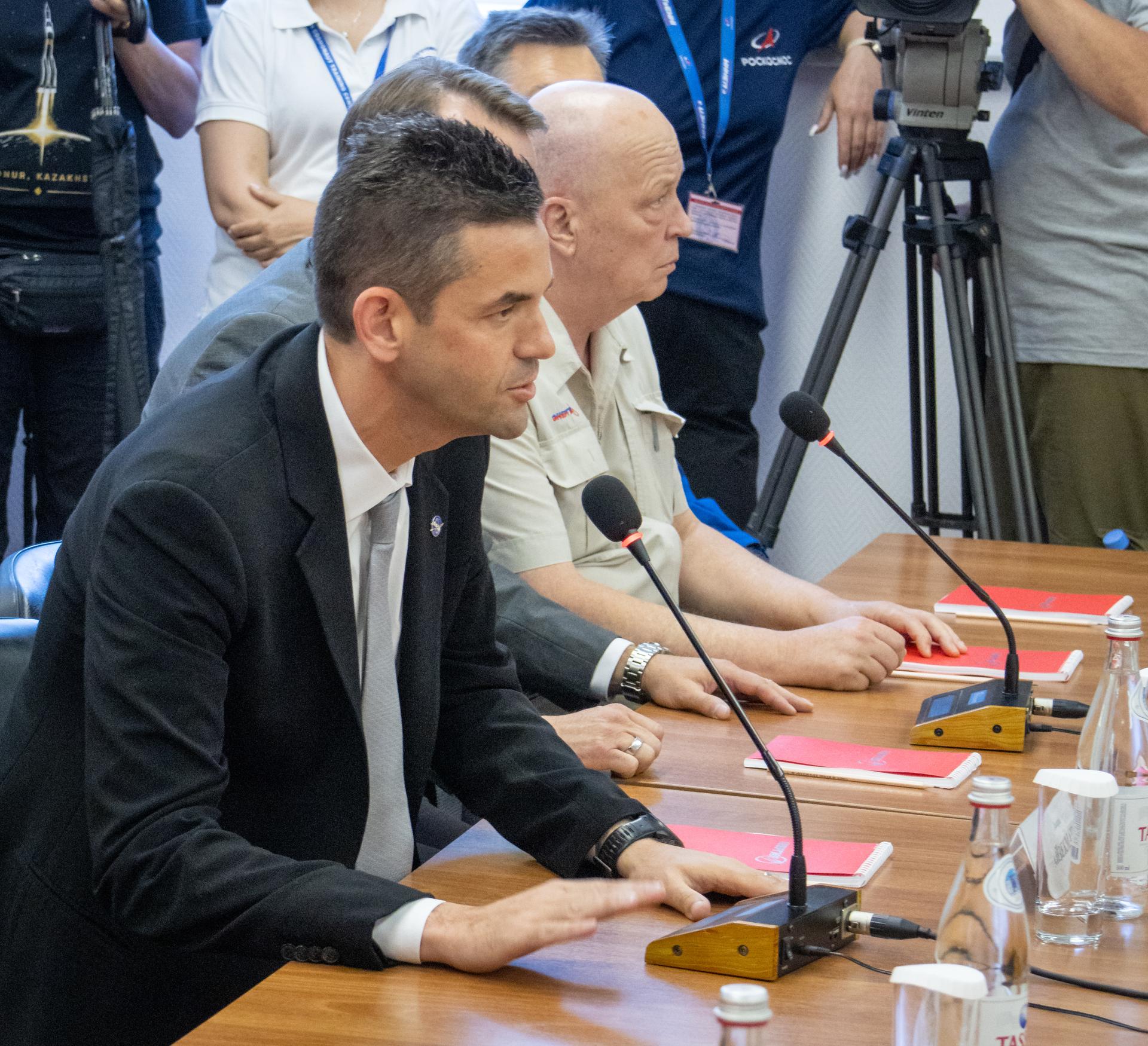 NASA Administrator Jared Isaacman talks with Expedition 75 crewmemebrs: NASA astronaut Anil Menon, Roscosmos cosmonauts Pyotr Dubrov, and Anna Kikina, and hours before the crew’s Soyuz launch to the International Space Station Tuesday, July 14, 2026 in Baikonur, Kazakhstan. Photo Credit: (NASA/Victor Zelentsov)
