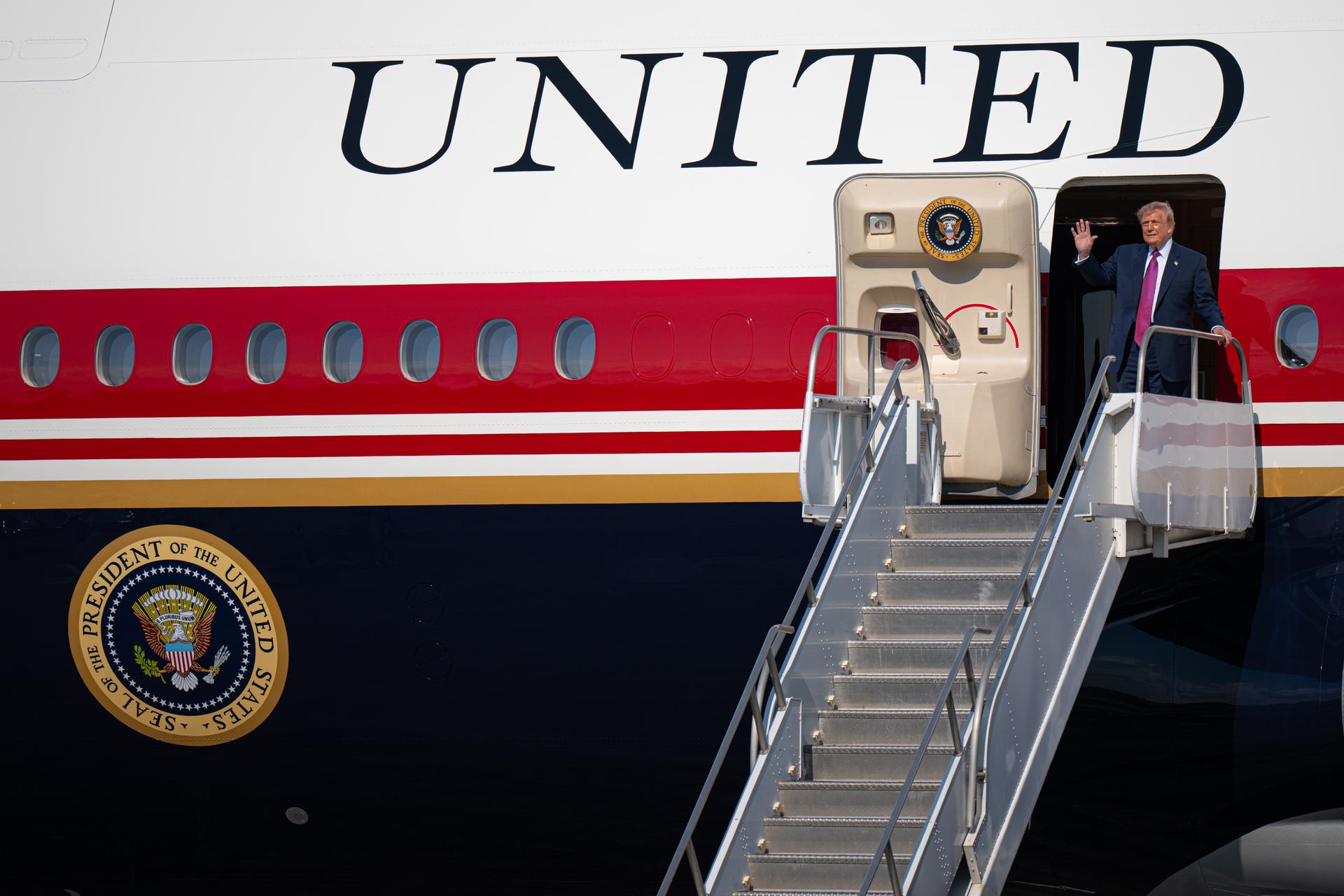 President Donald Trump is seen disembarking Air Force One, Thursday, Aug. 27, 2026, at Ellington Field Joint Reserve Base in Houston, Texas. President Trump is visiting NASA’s Johnson Space Center to award the Congressional Space Medal of Honor to the Artemis II crew on Friday, Aug. 28. Photo Credit: (NASA/John Kraus)