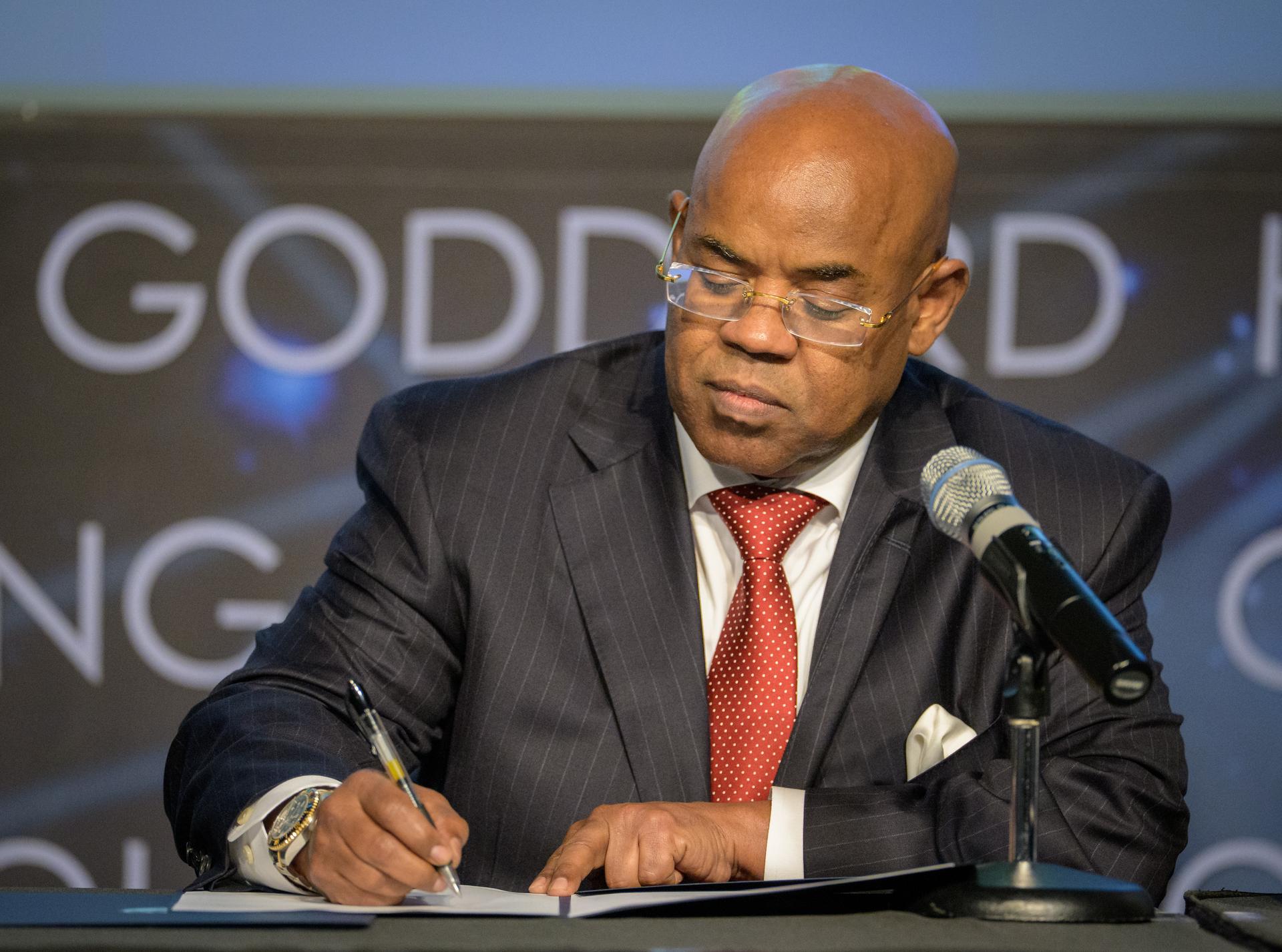 Ambassador of Djibouti to the United States, Mohamed Siad Douale signs the Artemis Accords, Monday, September 14, 2026, at the Mary W. Jackson NASA Headquarters building in Washington. Djibouti is the 72nd country to sign the Artemis Accords, which establish a practical set of principles to guide space exploration cooperation among nations participating in NASA’s Artemis program. Photo Credit: (NASA/Bill Ingalls)
