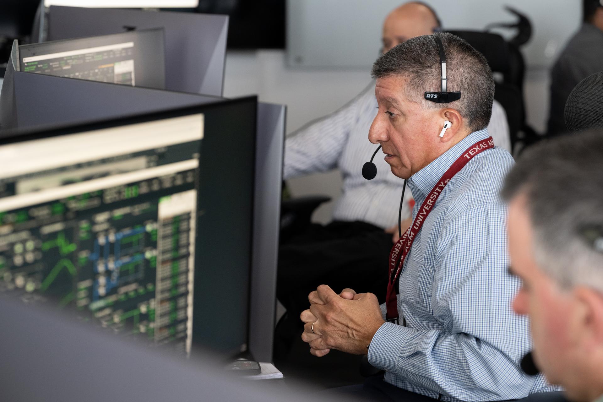 Richard Jones, manager of the Mission Management and Integration Office for NASA's Commercial Crew Program, monitors the countdown during a dress rehearsal in preparation for the launch of a SpaceX Falcon 9 rocket carrying the company's Dragon spacecraft on NASA’s SpaceX Crew-13 mission with NASA astronauts Jessica Watkins and Luke Delaney, CSA (Canadian Space Agency) astronaut Joshua Kutryk, and Roscosmos cosmonaut Sergey Teteryatnikov onboard, Tuesday, Sept. 29, 2026, in the control room of SpaceX’s HangarX at NASA’s Kennedy Space Center in Florida. NASA’s SpaceX Crew-13 mission is the 13th crew rotation mission of the SpaceX Dragon spacecraft and Falcon 9 rocket to the International Space Station as part of the agency’s Commercial Crew Program. Watkins, Delaney, Kutryk, Teteryatnikov are scheduled to launch on 11:10 a.m. EDT on Thursday, Oct. 1, from Space Launch Complex 40 at the Cape Canaveral Space Force Station. Photo Credit: (NASA/Joel Kowsky)
