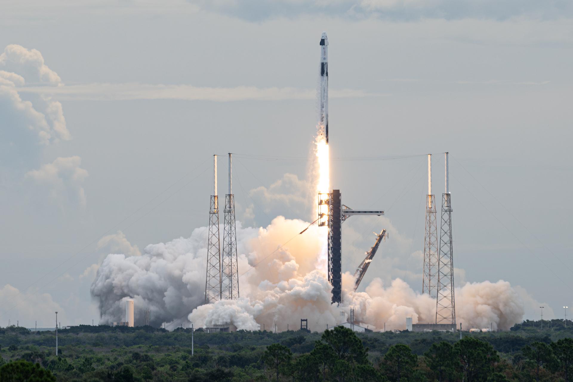 A SpaceX Falcon 9 rocket carrying the company’s Dragon spacecraft is launched on NASA’s SpaceX Crew-13 mission to the International Space Station with NASA astronauts Jessica Watkins and Luke Delaney, CSA (Canadian Space Agency) astronaut Joshua Kutryk, and Roscosmos cosmonaut Sergey Teteryatnikov, Thursday, Oct. 1, 2026, from Cape Canaveral Space Force Station in Florida. NASA’s SpaceX Crew-13 mission is the thirteenth crew rotation mission of the SpaceX Falcon 9 rocket and Dragon spacecraft to the International Space Station as part of the agency’s Commercial Crew Program. Watkins, Delaney, Kutryk, and Teteryatnikov launched at 11:10 a.m. EDT from Space Launch Complex 40 at Cape Canaveral Space Force Station to begin their mission aboard the orbital outpost. Photo Credit: (NASA/John Kraus)