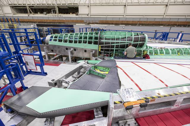 NASA image: SEG 400 Main Wing Assembly, SEG 430 Spine, SEG 500 Empennage