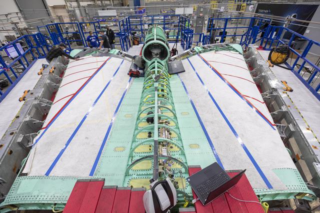 NASA image: SEG 400 Main Wing Assembly, SEG 430 Spine, SEG 500 Empennage