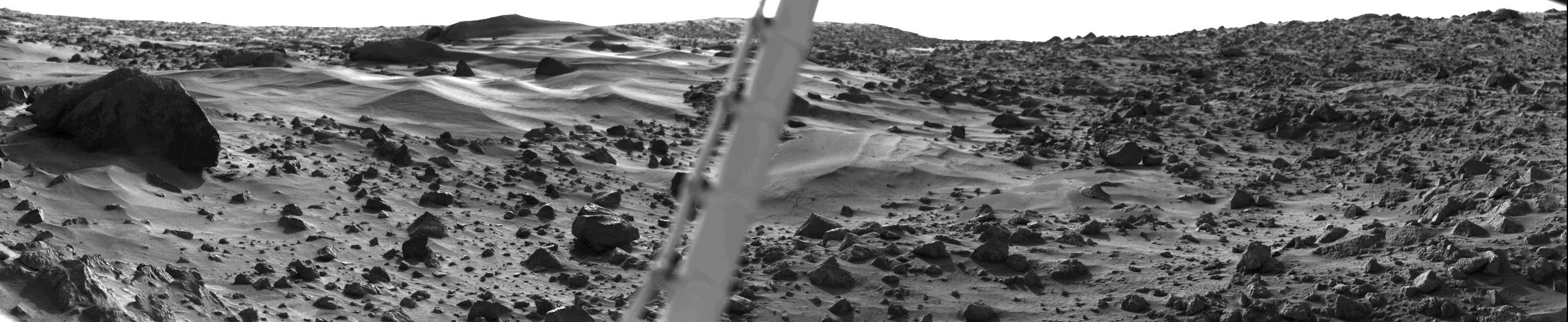 Martian Dune Field  http://photojournal.jpl.nasa.gov/catalog/PIA00393