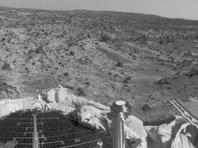 NASA image: Forward Ramp & Low Gain Antenna