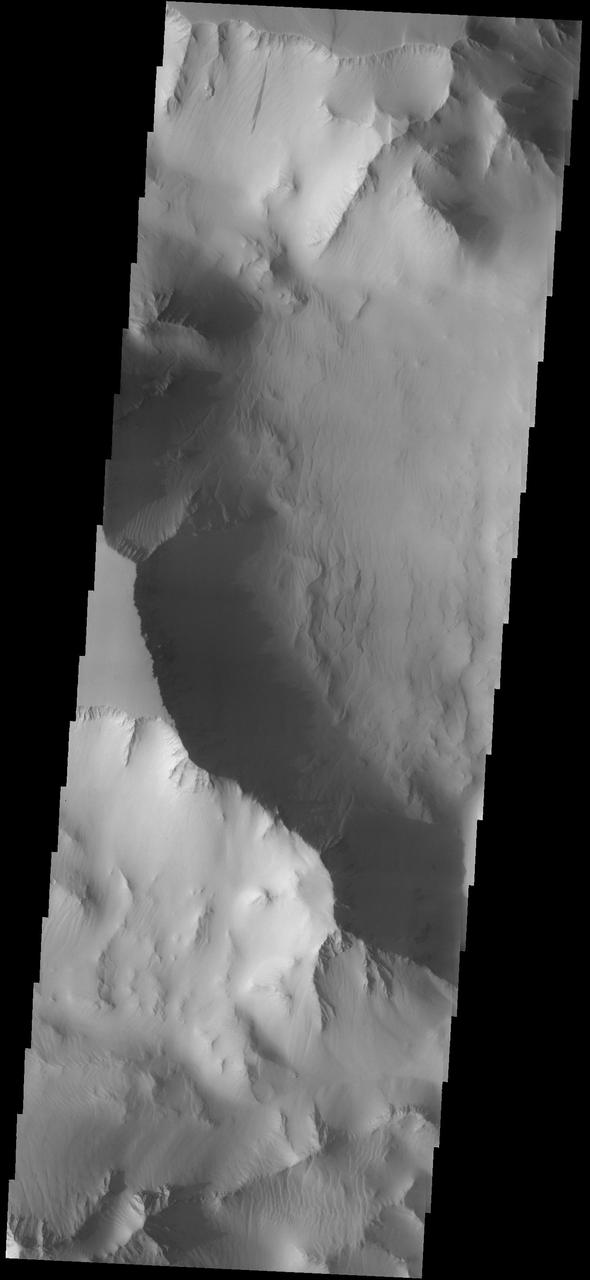 This dust avalanche is located in part of Noctis Labyrinthus