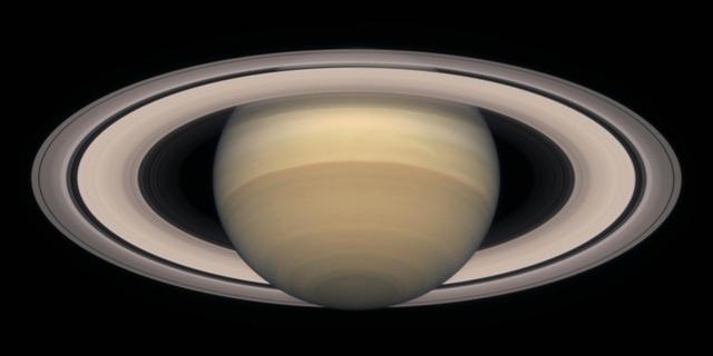 NASA image: A Change of Seasons on Saturn - October, 2000