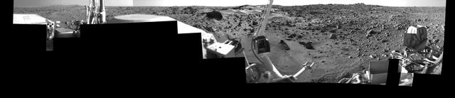 NASA image: Morning on Chryse Planitia - Viking Lander 1 Camera 1 Mosaic