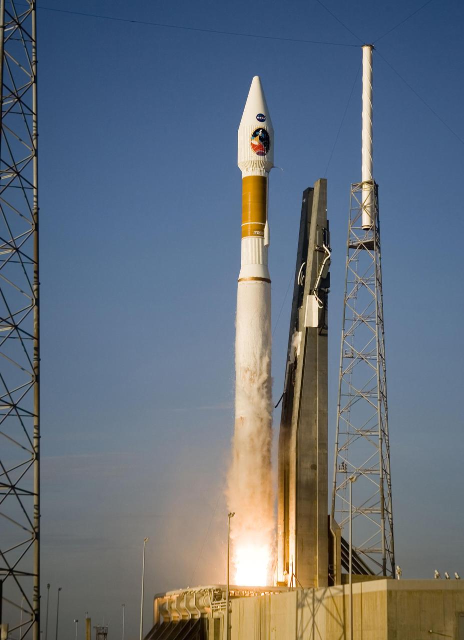 Atlas V launch vehicle, 19 stories tall, with a two-ton NASA Mars Reconnaissance Orbiter MRO on top, lifts off the pad on Launch Complex 41 at Cape Canaveral Air Force Station in Florida on Aug. 12, 2005.