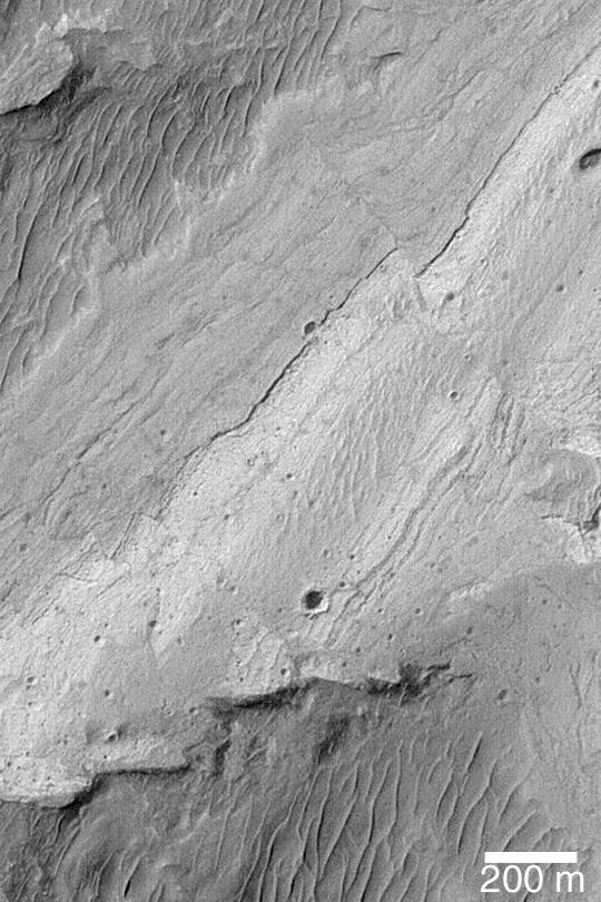 Ius Chasma Fault