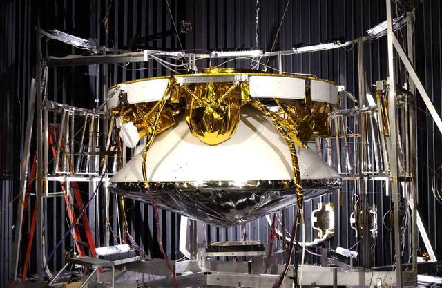 Mars Exploration Rover MER spacecraft -- areoshell encapsulating the rover and lander plus cruise stage.