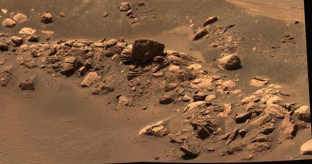 NASA image: Hamersley : Not Quite Like Eagle Crater