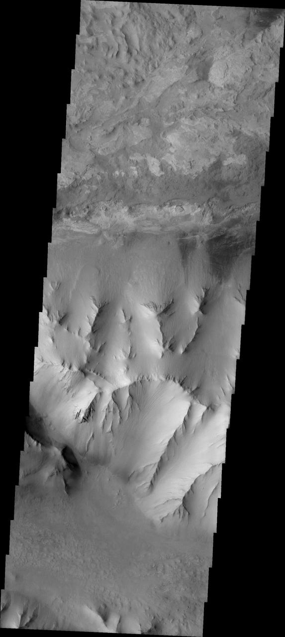 Ius Chasma Ridge
