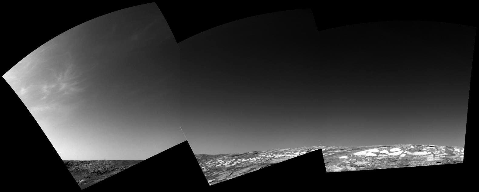 Clouds Roll in for Martian Winter