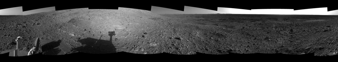 Hilly Surroundings Right Eye