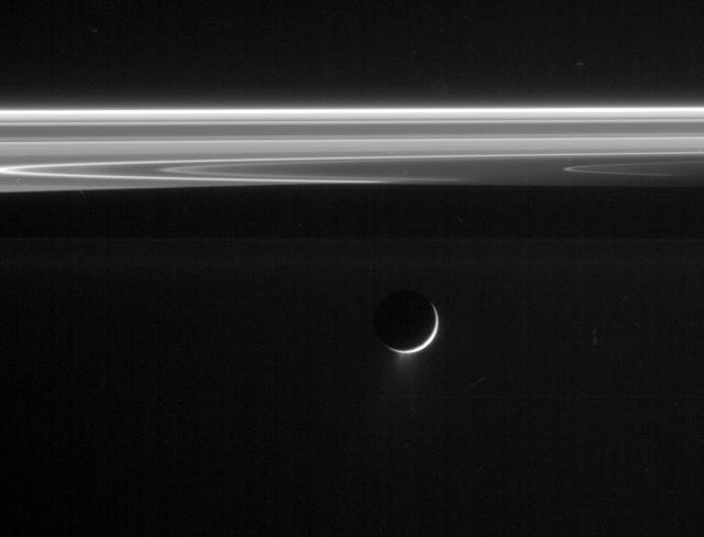 Multiple jets of icy particles are blasted into space by the active venting on Saturn moon Enceladus