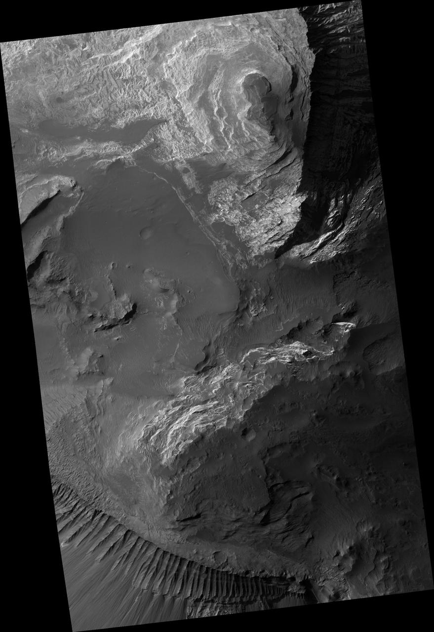 Fine Layered Deposits Near Capri Mensa