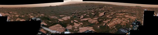 NASA image: Panorama with Active Linear Dune in Gale Crater, Mars
