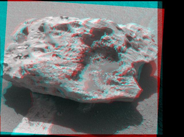 NASA image: Block Island Meteorite on Mars, Sol 1961 Stereo