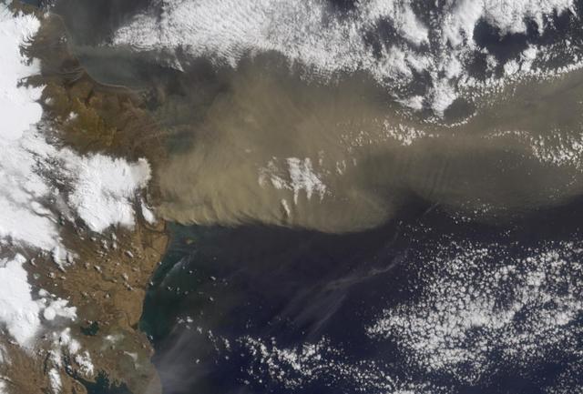 NASA image: Heights of the Eyjafjallajökull Eruption Plume - April 19, 2010