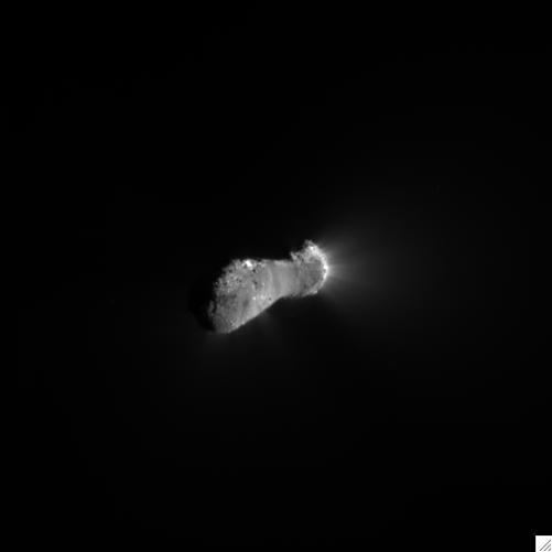 This close-up view of comet Hartley 2 was taken as NASA EPOXI mission approached the comet at 6:58 a.m. PDT 9:58 a.m. EDT.