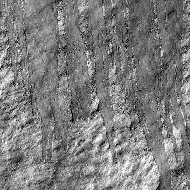 Rock Avalanche in Robinson Crater