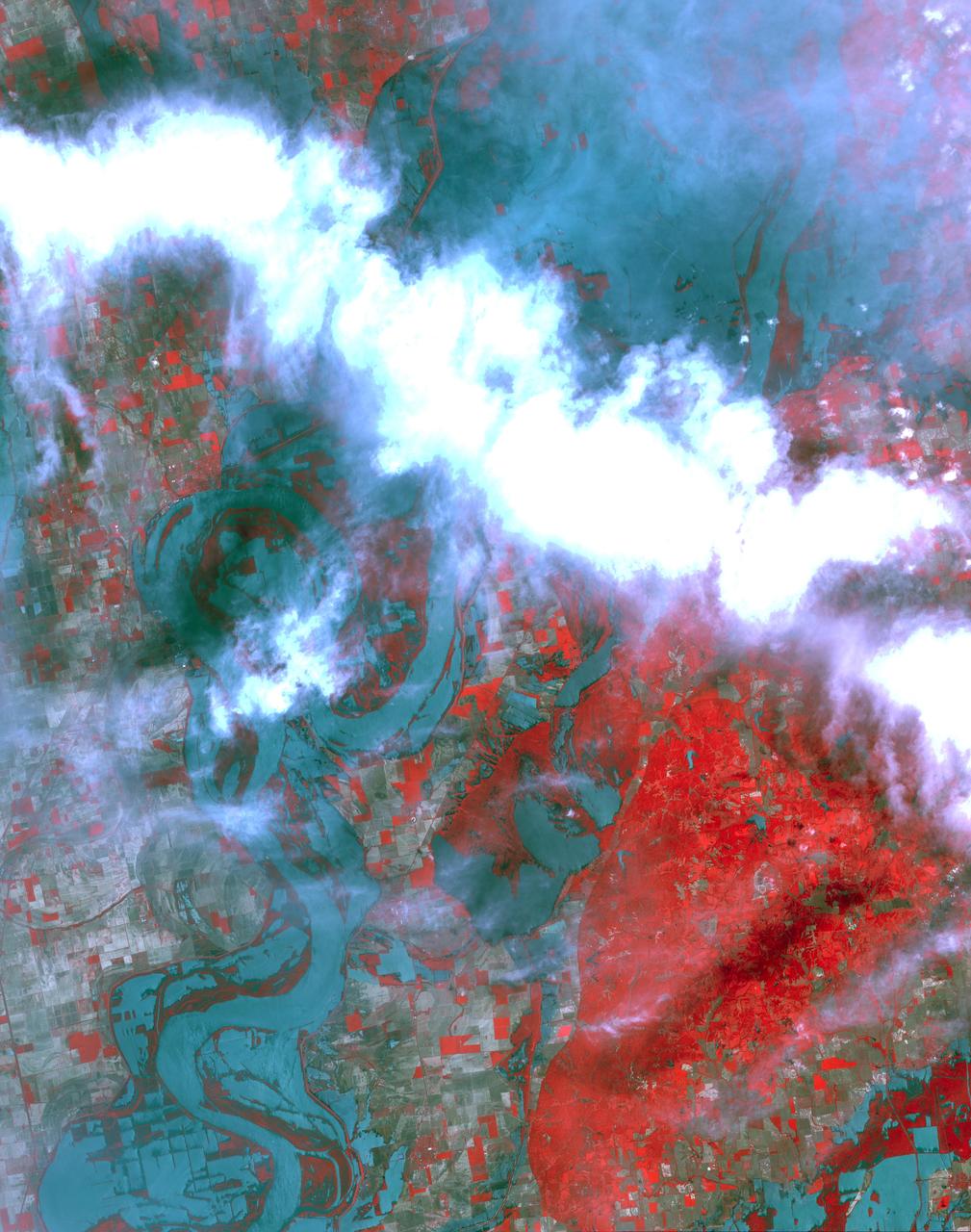 NASA Terra spacecraft shows the resultant flooding of farmland west of the Mississippi 20 miles south of the Mississippi River levee breach. U.S. Army Corps of Engineers detonated explosives at the Birds Point levee near Wyatt, Missouri, on May 2, 2011.